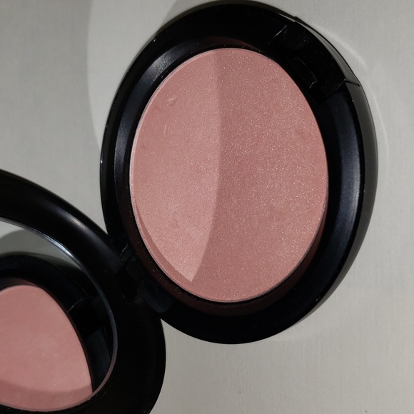 MAC Shell Pearl Beauty Powder - Picture 3 of 7